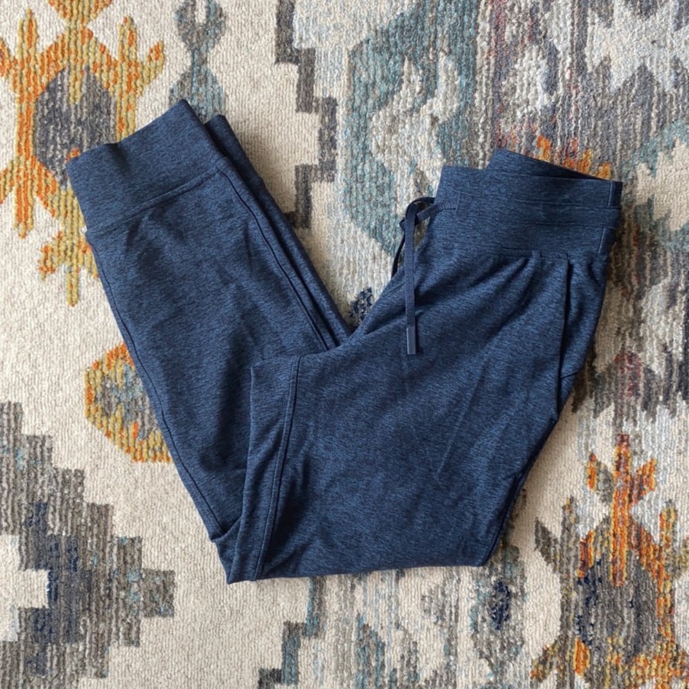 Lululemon Cropped Joggers